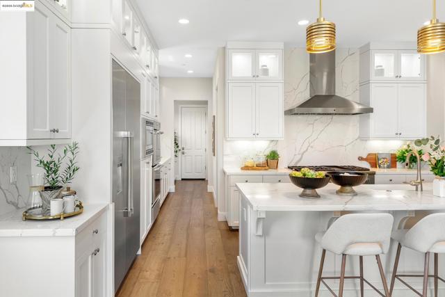 63 Tomcat Way, Orinda CA: https://media.crmls.org/mediaz/84b0d4bc-fbdc-4633-aab5-246c903496b0.jpg