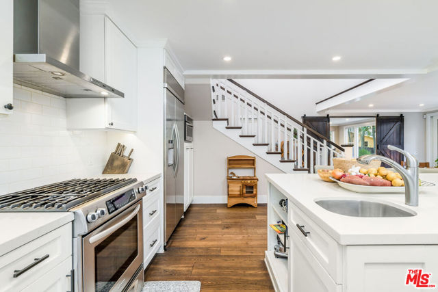 1514 Willow Drive, Topanga CA: https://media.crmls.org/mediaz/84b0eac8-7e44-4e54-aecd-3a12d0092bfd.jpg