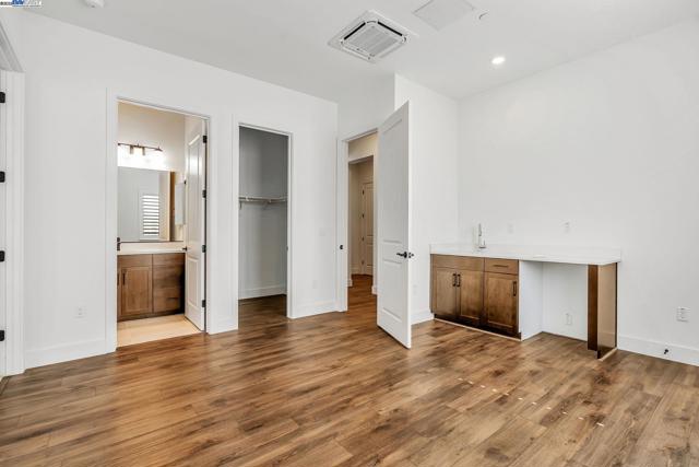 665 River Bend Dr, Lathrop CA: https://media.crmls.org/mediaz/84b0f7ee-d83a-4452-93d6-9321f3b5b643.jpg
