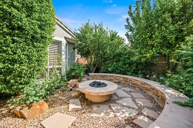 78467 Sterling Lane, Palm Desert CA: https://media.crmls.org/mediaz/84b15be8-c532-4877-aa10-f42257e23d2c.jpg