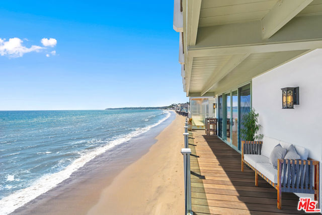 27040 Malibu Cove Colony Drive, Malibu CA: https://media.crmls.org/mediaz/84b1d736-0655-43c0-ac68-cfce7c5fcb00.jpg