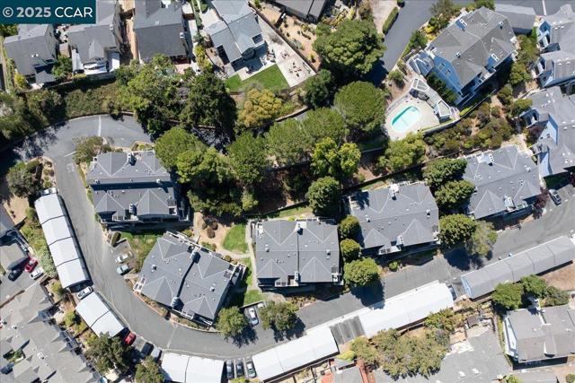 219 Sea Crest Cir, Vallejo CA: https://media.crmls.org/mediaz/84b20524-161b-4302-8596-a5e3fac8d932.jpg