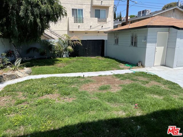 15013 Hartsook Street, Sherman Oaks CA: https://media.crmls.org/mediaz/84b22d3b-c98c-4335-b4de-6b71a56f2531.jpg
