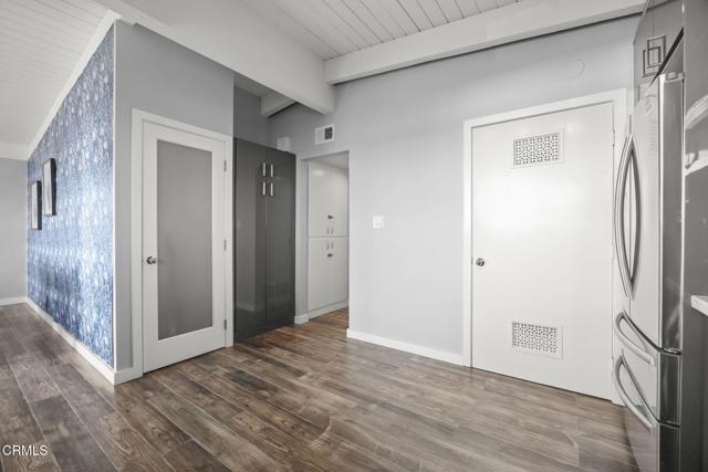 2924 Lakeshore Court, Oxnard CA: https://media.crmls.org/mediaz/84b284e7-b63d-4de3-822b-97db51756990.jpg