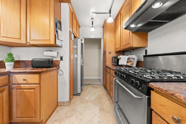 Detail Gallery Image 7 of 42 For 2736 Deerpark Dr, San Diego,  CA 92110 - 3 Beds | 2 Baths