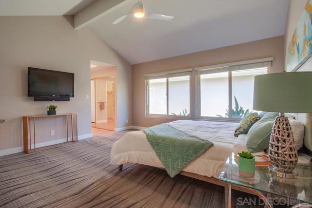 1315 Camino Linda Dr, San Marcos CA: https://media.crmls.org/mediaz/84b5706b-6a57-49d9-b5d8-e216b35d99ad.jpg