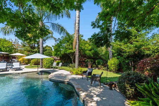 18 Sherman Court, Scotts Valley CA: https://media.crmls.org/mediaz/84b57ca9-9e13-4818-81b8-1e9d66a11b8c.jpg