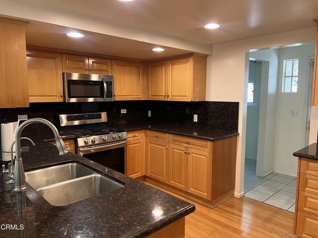 5414 Palm Drive, La Canada Flintridge CA: https://media.crmls.org/mediaz/84b58148-c83a-482f-9590-2e0d7e365162.jpg