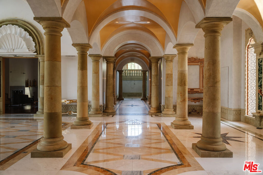 https://media.crmls.org/mediaz/84b642ee-40b6-4929-b8a6-3891011e99e7.jpg?preset=X-Large