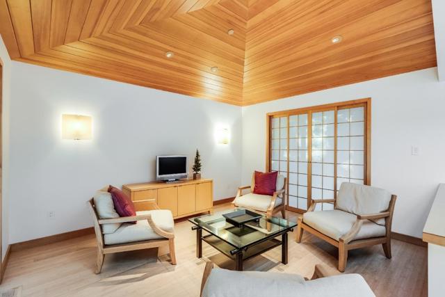 26140 Rancho Manuella Lane, Los Altos Hills CA: https://media.crmls.org/mediaz/84b69a03-b6cd-47a5-a4ca-0821d74e87bb.jpg