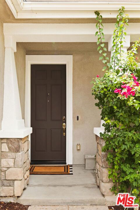 24229 La Montura Drive, Valencia CA: https://media.crmls.org/mediaz/84b6d6c2-6b35-4544-9ff6-e53a0b557f00.jpg