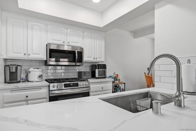 9342 Twin Trails Drive, San Diego CA: https://media.crmls.org/mediaz/84b78be9-c3cb-42fe-a4cc-e916b5e8c67f.jpg
