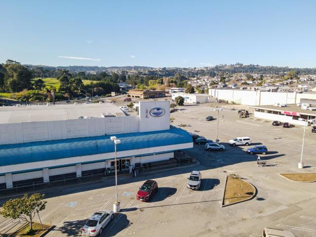 647 Stonegate Drive, South San Francisco CA: https://media.crmls.org/mediaz/84b7ba67-f07e-4644-b634-5a930ef8eaf1.jpg