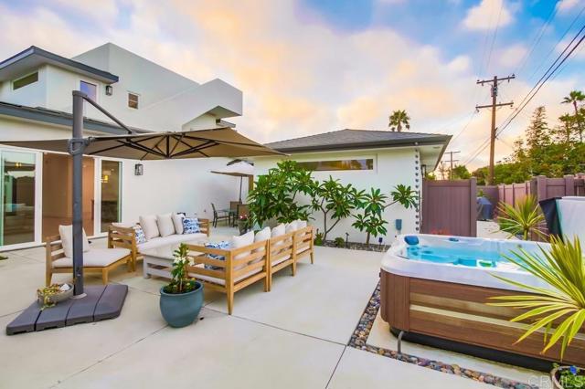 5380 Los Robles Drive, Carlsbad CA: https://media.crmls.org/mediaz/84b7f06b-3626-4fc9-8784-24bbf626ad72.jpg