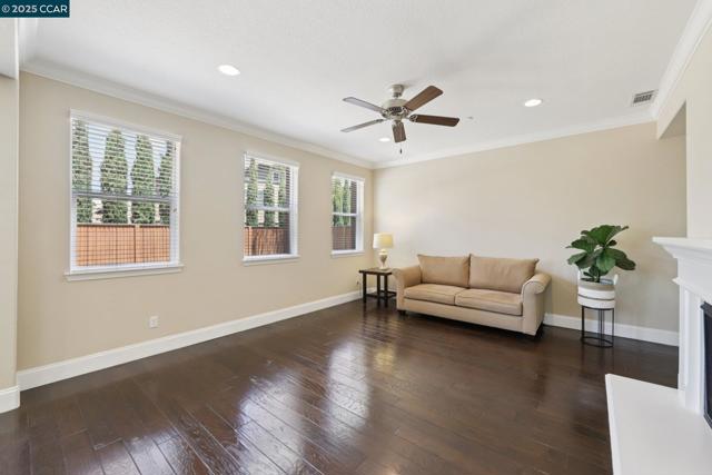 1610 Coventry Dr, Oakley CA: https://media.crmls.org/mediaz/84b8cfc1-d7cf-4cbb-a75e-1c2edbb7053d.jpg
