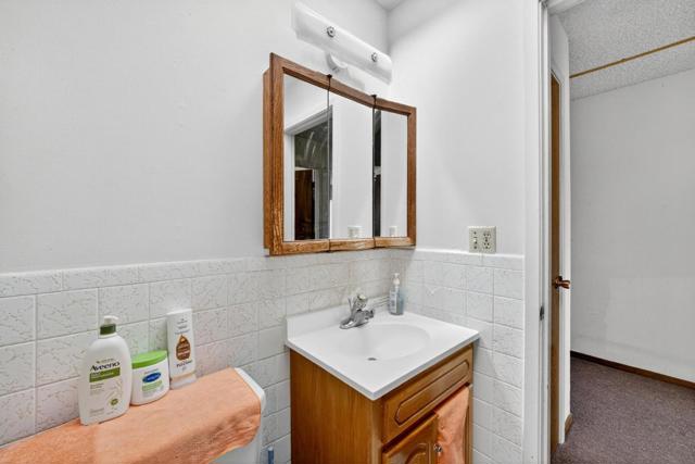 476 7th Avenue, San Francisco CA: https://media.crmls.org/mediaz/84b99720-7ea9-4ef4-ad40-cb9df584e61f.jpg