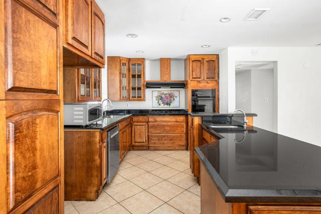 12109 Bluefield Avenue, La Mirada CA: https://media.crmls.org/mediaz/84baed74-3247-4371-8573-1573315d7d4c.jpg