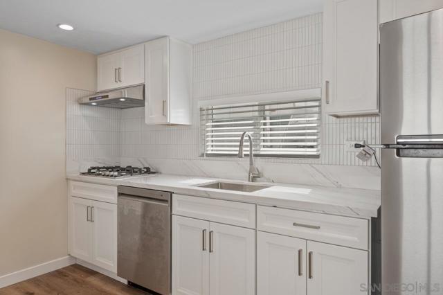 1195 Georgia A-C, Imperial Beach CA: https://media.crmls.org/mediaz/84bb7ca7-1a06-44cd-b5e8-93ab669c19b0.jpg
