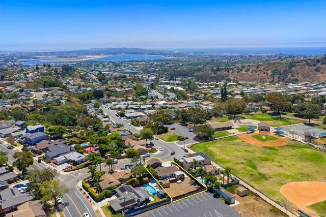 3380 Moraga Court, San Diego CA: https://media.crmls.org/mediaz/84bb9964-c560-4f0e-bbed-b29b4010b3cf.jpg