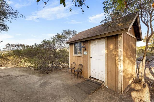14931 Cool Valley Road, Valley Center CA: https://media.crmls.org/mediaz/84bbb310-4c06-45db-aa3f-c3dd665b2e8e.jpg