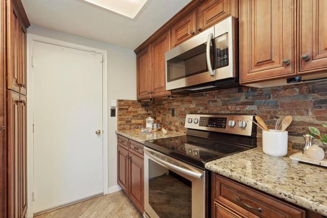 2610 Meadow Brook Lane, Tracy CA: https://media.crmls.org/mediaz/84bbfaab-ede6-4f3e-8d54-da2d1847147e.jpg