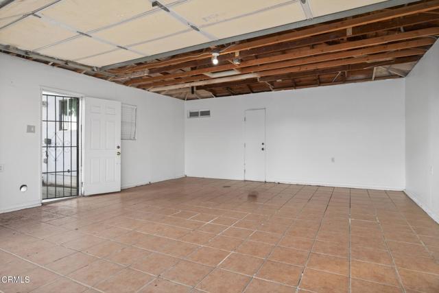 Detail Gallery Image 13 of 33 For 113 E Cedar St, Oxnard,  CA 93033 - 3 Beds | 2 Baths