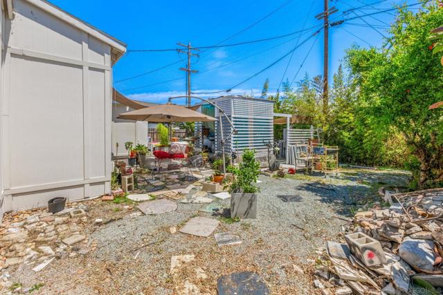 875 Boundary St, San Diego CA: https://media.crmls.org/mediaz/84bc176b-063c-429d-a920-71022845af56.jpg