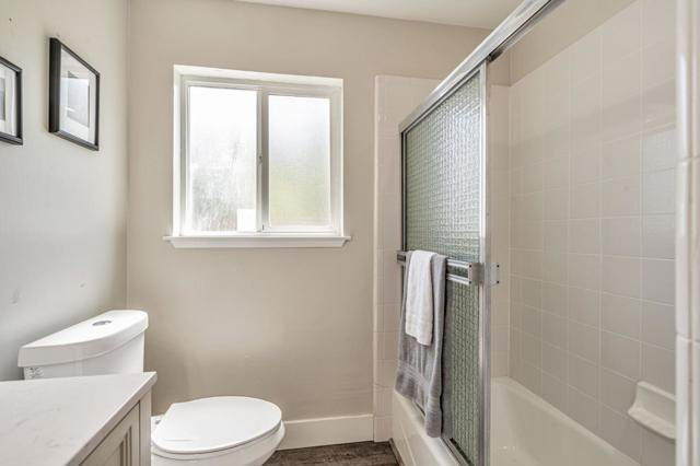 2284 Dumbarton Avenue, East Palo Alto CA: https://media.crmls.org/mediaz/84bc8db8-9d1d-4816-b176-578b0102e358.jpg