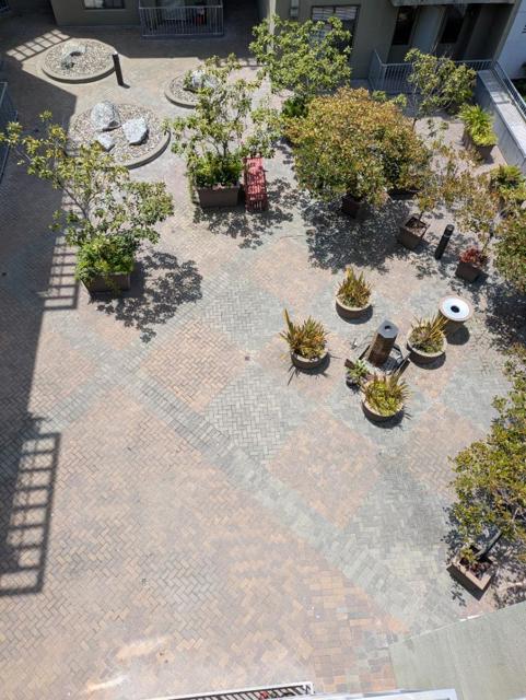 989 Franklin Street, Oakland CA: https://media.crmls.org/mediaz/84bcd0eb-aaf5-4fe7-9b8d-746391ee7b05.jpg