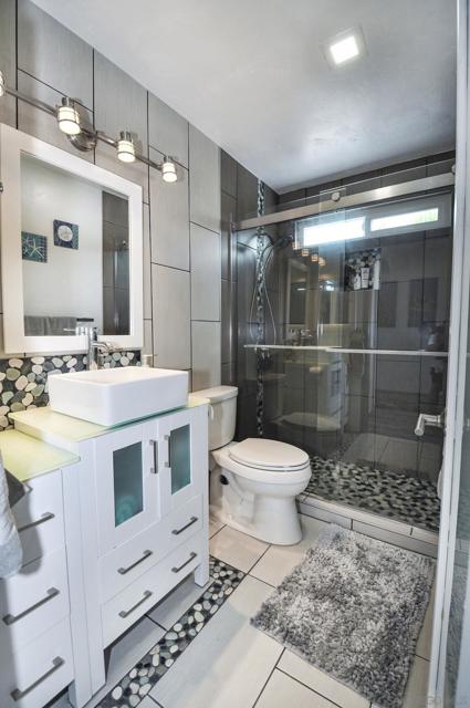 706 Ocean LN, Imperial Beach CA: https://media.crmls.org/mediaz/84bd04f3-bb30-4c4f-915a-76b365766273.jpg