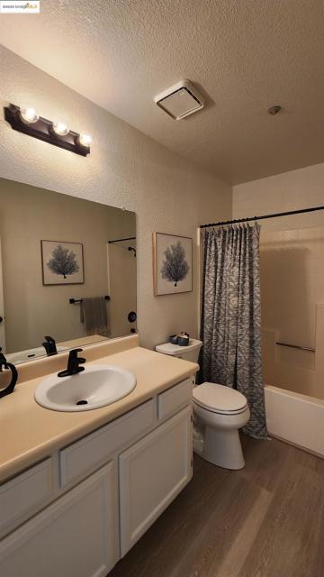 128 Harris Cir, Bay Point CA: https://media.crmls.org/mediaz/84bd2847-200e-44f6-9a17-d24595525997.jpg