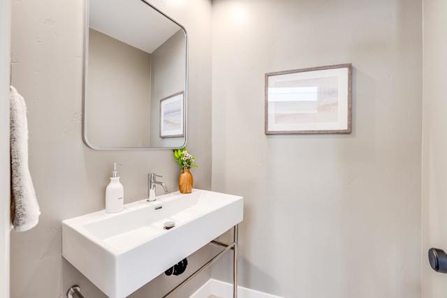 207 Driftwood Court, Aptos CA: https://media.crmls.org/mediaz/84bda00b-361d-45aa-8344-f378a34de526.jpg