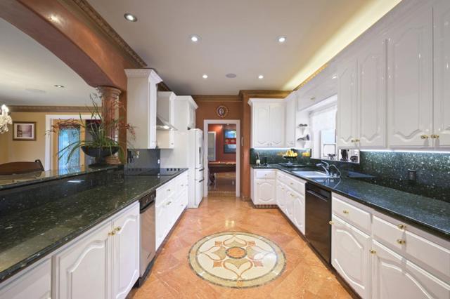 1181 Virginia Avenue, Campbell CA: https://media.crmls.org/mediaz/84be397a-e7b7-4820-b1b6-30b05869ea57.jpg