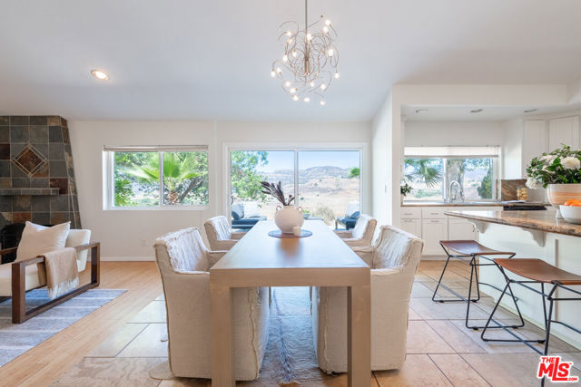 8919 Moorcroft Avenue, West Hills CA: https://media.crmls.org/mediaz/84bf5d2d-c5d2-41de-8031-b02586946d67.jpg