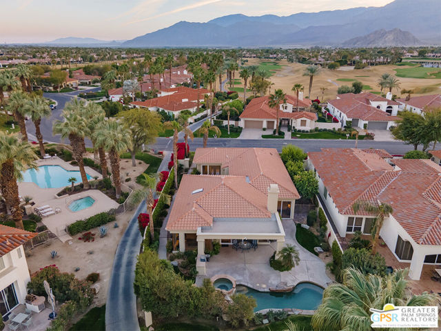 55586 Southern, La Quinta CA: https://media.crmls.org/mediaz/84bf972d-7386-41f3-9783-be6c0919bfbf.jpg