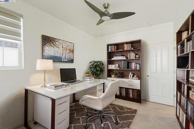 1025 S Fowler Ln, Mountain House CA: https://media.crmls.org/mediaz/84bfbeb8-a686-414e-baa1-624145cf41c5.jpg