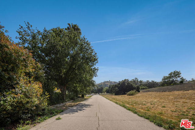 0 E Blythedale Road, Agoura Hills CA: https://media.crmls.org/mediaz/84c20a3d-3c6f-4ac5-85c3-784df95c9248.jpg