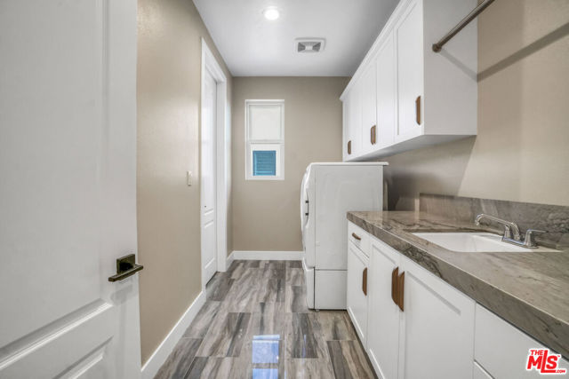 11848 N Hillsborough Lane, Porter Ranch CA: https://media.crmls.org/mediaz/84c20eec-b274-49ff-9450-7e23a049f067.jpg