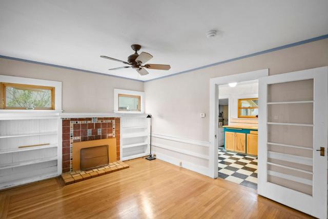 30 Clinton Street, Redwood City CA: https://media.crmls.org/mediaz/84c246fd-0a8e-4539-b8b4-4d7febdd0a55.jpg