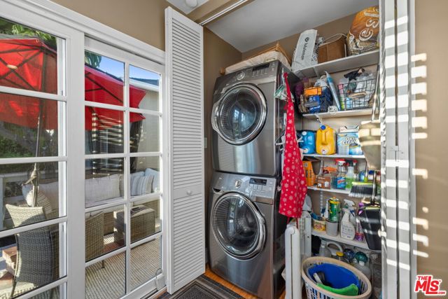 5715 Valley Ridge Avenue, Los Angeles CA: https://media.crmls.org/mediaz/84c2d1e0-418f-4804-9bf1-433ec29f8ed3.jpg