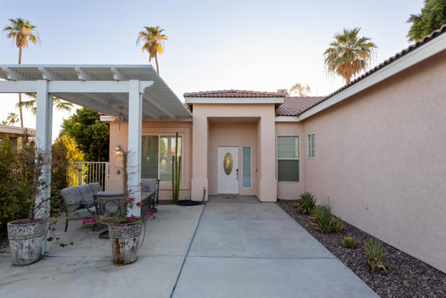 48305 Pic Way, Indio CA: https://media.crmls.org/mediaz/84c2e042-d58b-4303-b12d-463954d853db.jpg