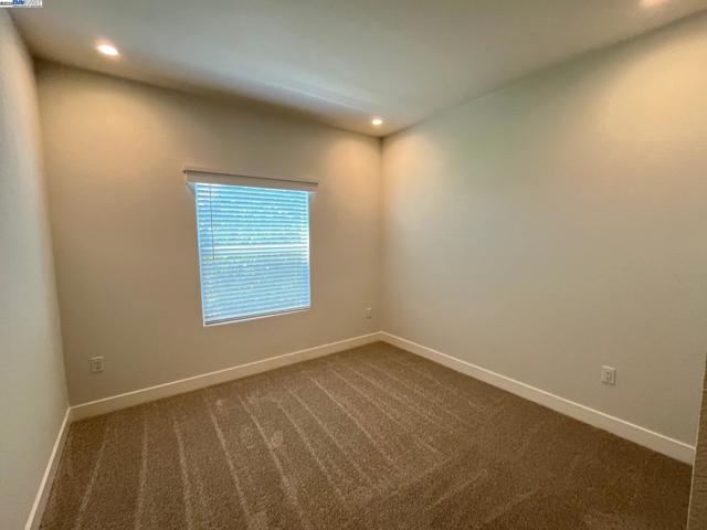 1587 Delemos Ave, Hayward CA: https://media.crmls.org/mediaz/84c2e636-3596-4343-b906-6dd1e32e48fd.jpg