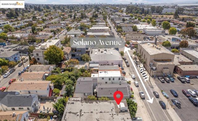 825 Kains Ave, Albany CA: https://media.crmls.org/mediaz/84c32c62-3ec9-4a94-a687-bb5fb063bef6.jpg
