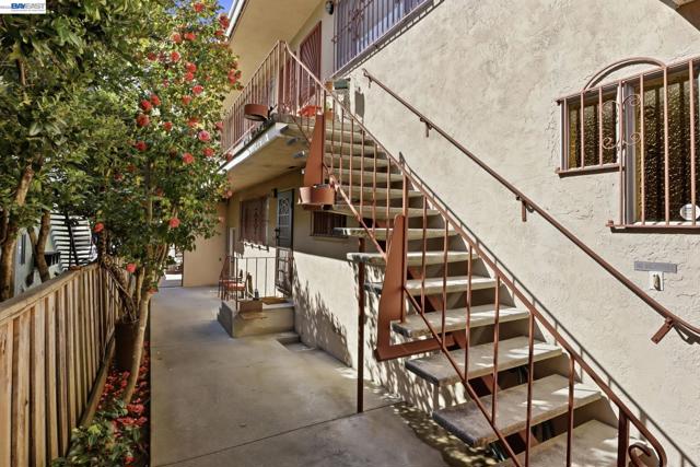 Image 7 of 48 For 2550 Damuth St