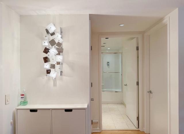 400 Beale Street, San Francisco CA: https://media.crmls.org/mediaz/84c535b0-eacc-4c96-9dd4-dd9feb5a0df1.jpg