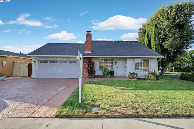 866 Cortland Way, Livermore CA: https://media.crmls.org/mediaz/84c5a9ad-7bc5-4787-8ca1-7c0c57c90ddd.jpg