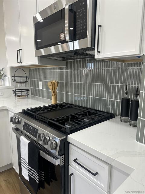 12665 Creekview Dr, San Diego CA: https://media.crmls.org/mediaz/84c5fdd9-96d4-4394-a851-107bca0ec203.jpg