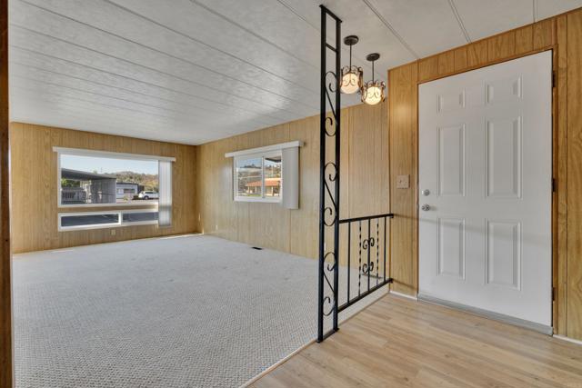 Home for Sale in Lakeside