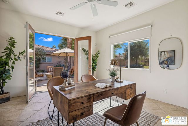 2 Varsity Circle, Rancho Mirage CA: https://media.crmls.org/mediaz/84c6b1d3-4863-4515-a21d-ce1bdadca6da.jpg
