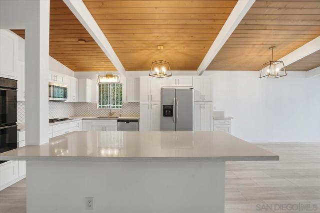 4985 Pacifica, San Diego CA: https://media.crmls.org/mediaz/84c741f4-cd2c-4184-b828-fec3f6945066.jpg